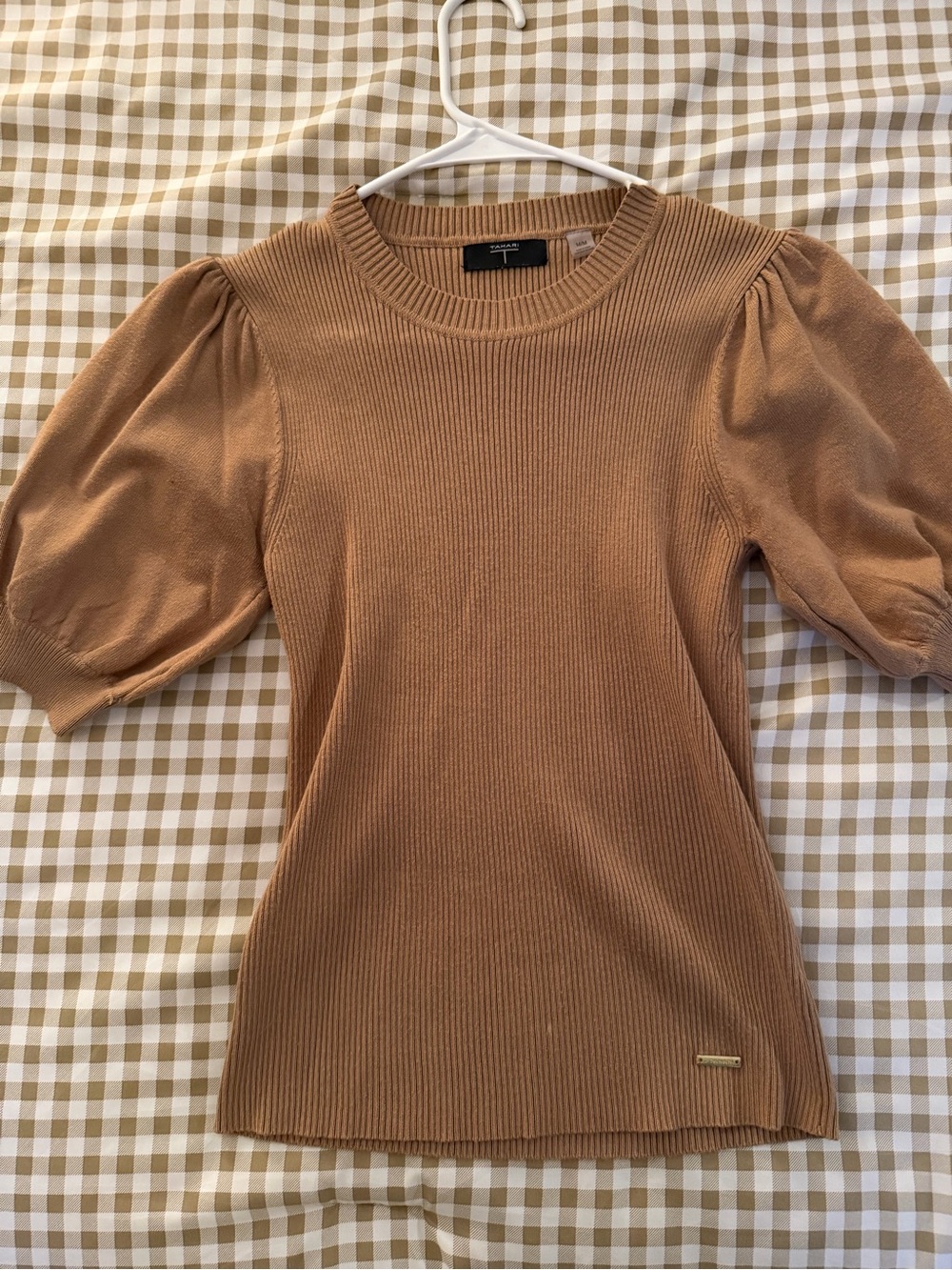 Women’s Tahari Fitted Puff-Sleeve Knit Top in Camel